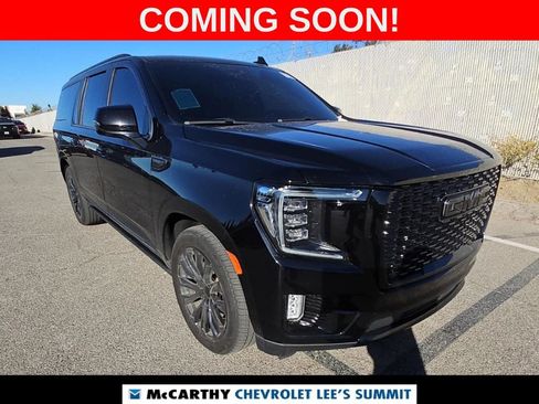 Used 2023 GMC Yukon XL Denali w/ Denali Reserve Package image 2