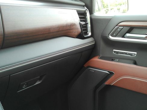 Certified 2025 GMC Sierra 1500 Denali Ultimate AWD/4WD image 22
