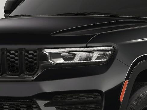 New 2025 Jeep Grand Cherokee Altitude image 10
