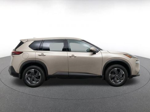 Used 2025 Nissan Rogue SV AWD/4WD image 14