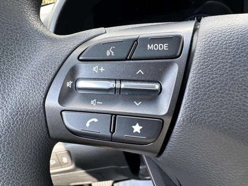 Used 2023 Hyundai Kona SE AWD/4WD image 17