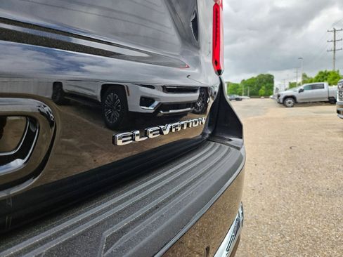 New 2026 GMC Yukon Elevation image 32
