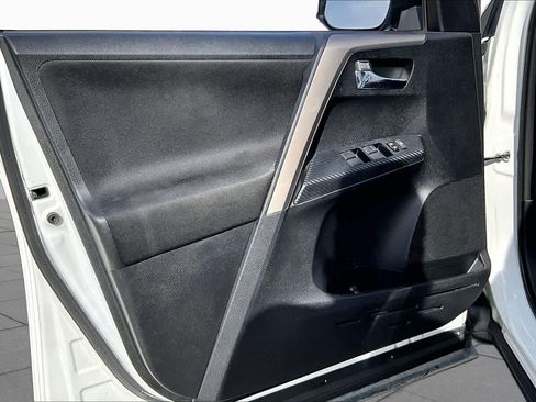 Used 2015 Toyota RAV4 XLE FWD image 20