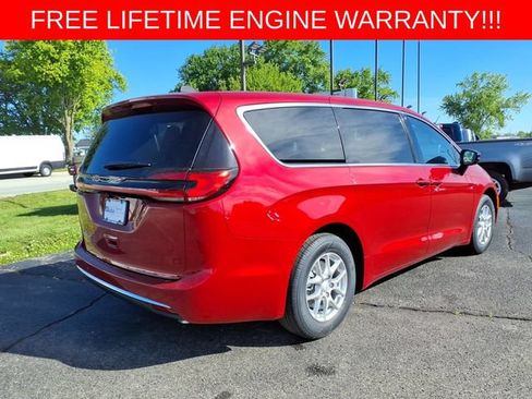 New 2027 Chrysler Pacifica Select w/ Family Tech Group FWD image 7