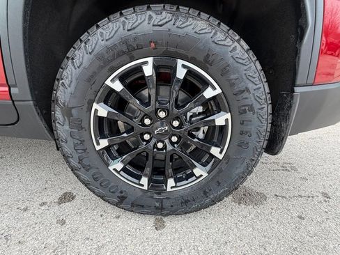 Used 2025 Chevrolet Traverse Z71 w/ Driver Confidence Package image 23