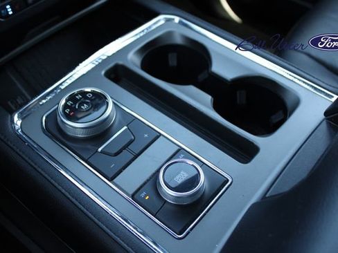 Used 2020 Ford Expedition XLT w/ Equipment Group 202A image 17