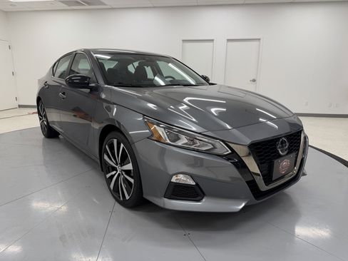 Used 2022 Nissan Altima 2.5 SR image 1