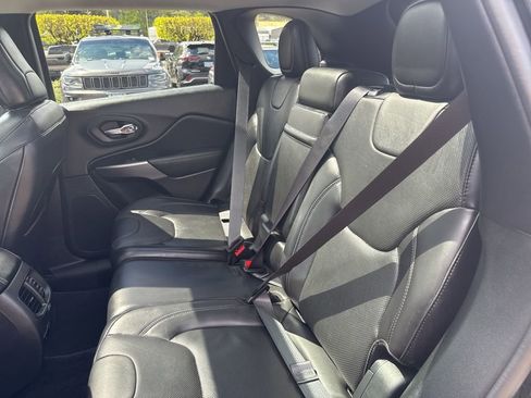 Used 2019 Jeep Cherokee Limited w/ Luxury Group image 25