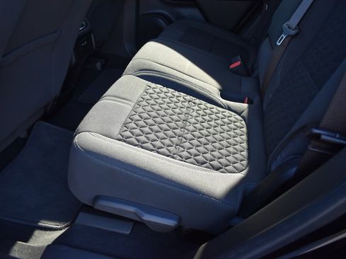 Used 2021 Chevrolet Blazer LT w/ LPO, Black Accent Package image 9