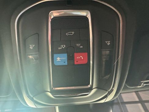 New 2025 Jeep Grand Cherokee Limited w/ Black Appearance Package image 14