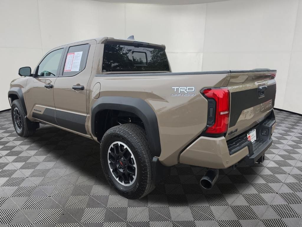Used 2026 Toyota Tacoma TRD Off-Road w/ TRD Off Road Premium Package AWD/4WD image 5