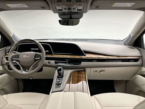 Used 2024 Cadillac Escalade Sport Platinum w/ LPO, ONYX Package image 22