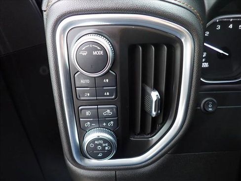 Used 2021 GMC Sierra 1500 AT4 w/ AT4 Preferred Package image 18