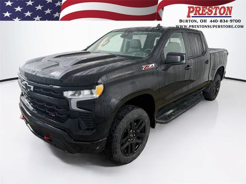 Used 2024 Chevrolet Silverado 1500 LT Trail Boss w/ Convenience Package II AWD/4WD image 1