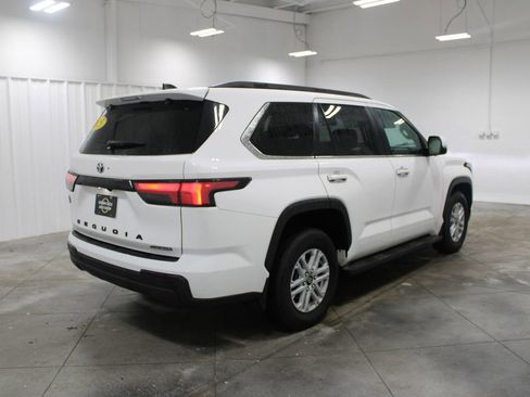 Used 2025 Toyota Sequoia SR5 AWD/4WD image 9
