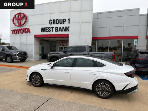 Used 2025 Hyundai Sonata Limited FWD image 1