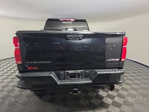 Used 2024 Chevrolet Silverado 2500 ZR2 AWD/4WD image 4