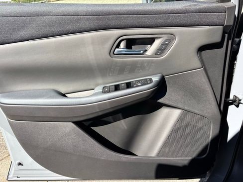 New 2026 Nissan Leaf Platinum+ w/ Cargo Package (Platinum+) image 16