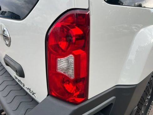 Used 2015 Nissan Xterra PRO-4X w/ Pro-4x Leather Package AWD/4WD image 11