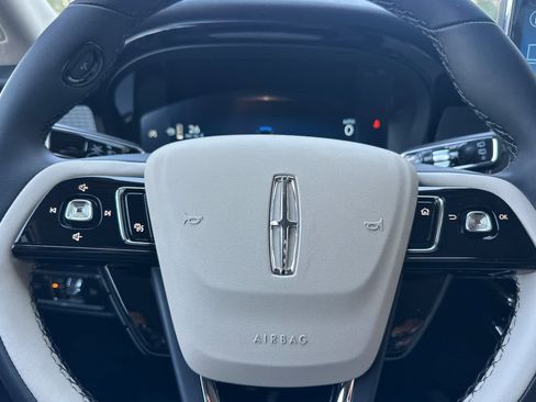 Used 2025 Lincoln Corsair FWD w/ Equipment Group 101A image 25