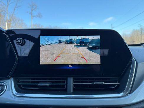 Certified 2024 Chevrolet Trax LT w/ Driver Confidence Package image 30