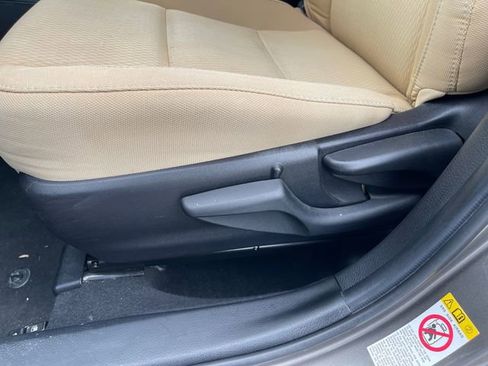Used 2019 Toyota Corolla LE w/ Body Protection Package FWD image 18