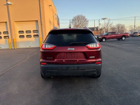 Used 2019 Jeep Cherokee Latitude Plus w/ Comfort/Convenience Group image 5