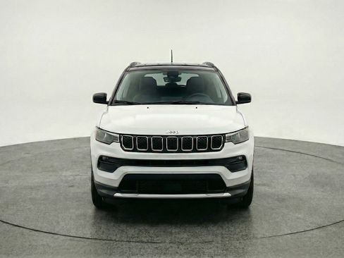 Used 2025 Jeep Compass Limited AWD/4WD image 2