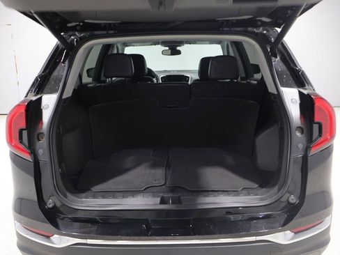Used 2024 GMC Terrain SLT AWD/4WD image 4