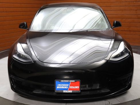 Used 2023 Tesla Model 3 Standard Range image 2