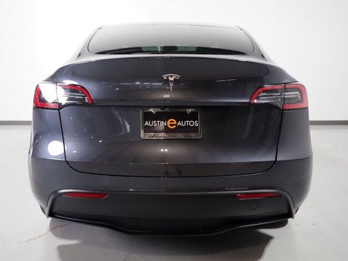 Used 2025 Tesla Model Y Long Range RWD image 52