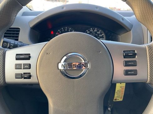 Used 2015 Nissan Frontier SV image 25