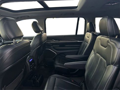 Used 2021 Jeep Grand Cherokee L Limited w/ Luxury Tech Group II image 10