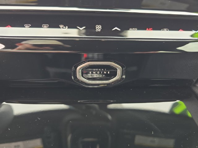 New 2026 Jeep Grand Cherokee Limited w/ Luxury Tech Group II RWD image 26