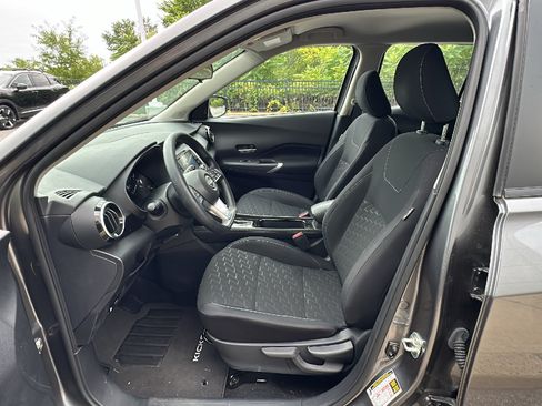 Certified 2023 Nissan Kicks SV FWD image 12