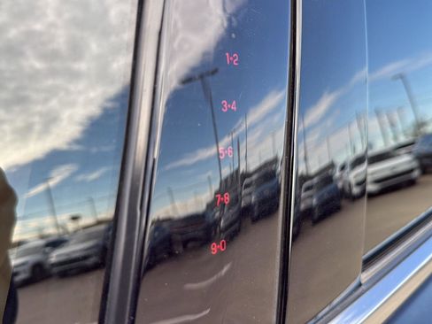 Used 2021 Lincoln Corsair Reserve image 11