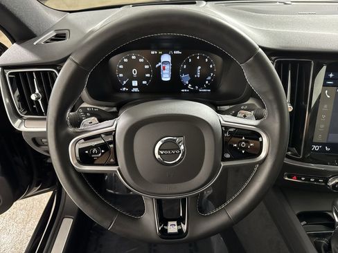 Used 2019 Volvo S60 T6 R-Design image 20