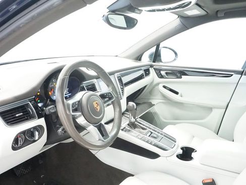 Used 2017 Porsche Macan S image 24
