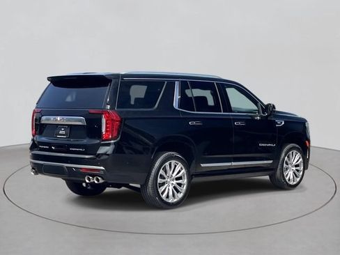 Used 2023 GMC Yukon Denali w/ Advanced Technology Package AWD/4WD image 4