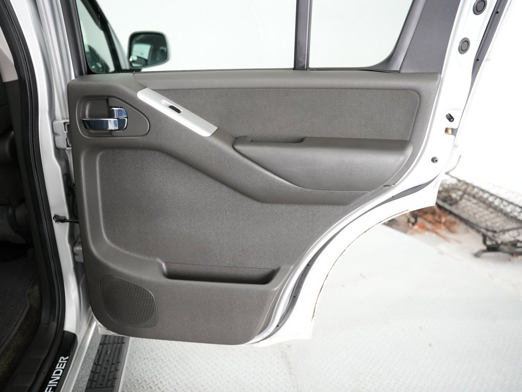 Used 2012 Nissan Pathfinder SV RWD image 38