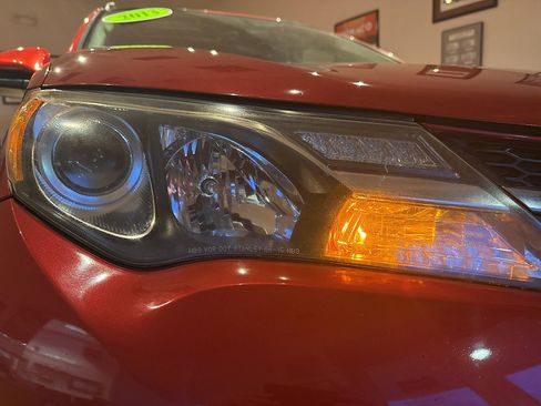 Used 2013 Toyota RAV4 XLE image 9