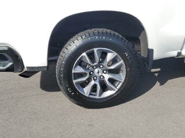 Used 2020 Chevrolet Silverado 1500 RST w/ RST Value Package AWD/4WD image 5