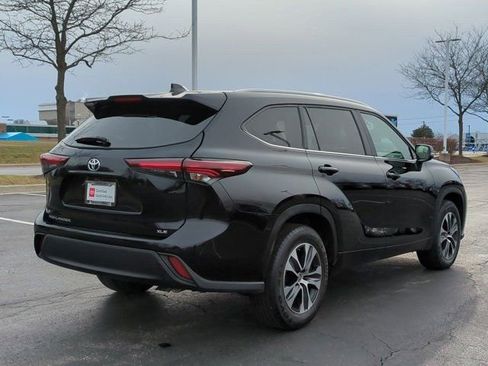 Certified 2024 Toyota Highlander XLE image 5