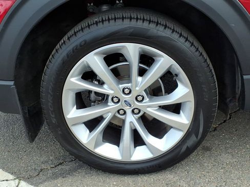 Certified 2022 Ford Explorer Platinum w/ Equipment Group 601A AWD/4WD image 7