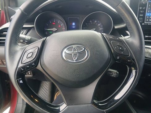 Used 2018 Toyota C-HR XLE FWD image 5