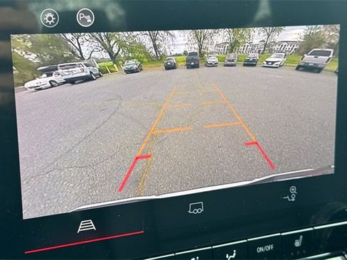 New 2025 GMC Canyon Elevation w/ Convenience Package image 22