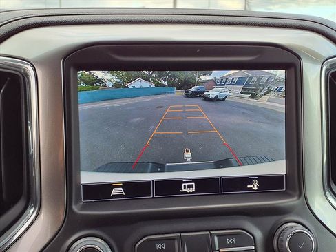 Used 2023 Chevrolet Silverado 2500 LTZ w/ LTZ Convenience Package image 10