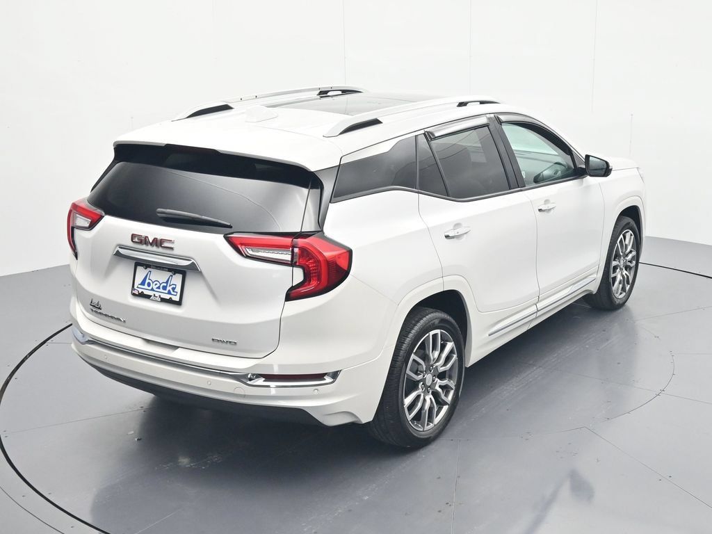 Used 2024 GMC Terrain Denali w/ Denali Premium Package AWD/4WD image 34