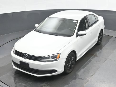 Used 2014 Volkswagen Jetta SE FWD image 25
