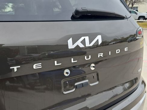 Used 2023 Kia Telluride SX Prestige image 11